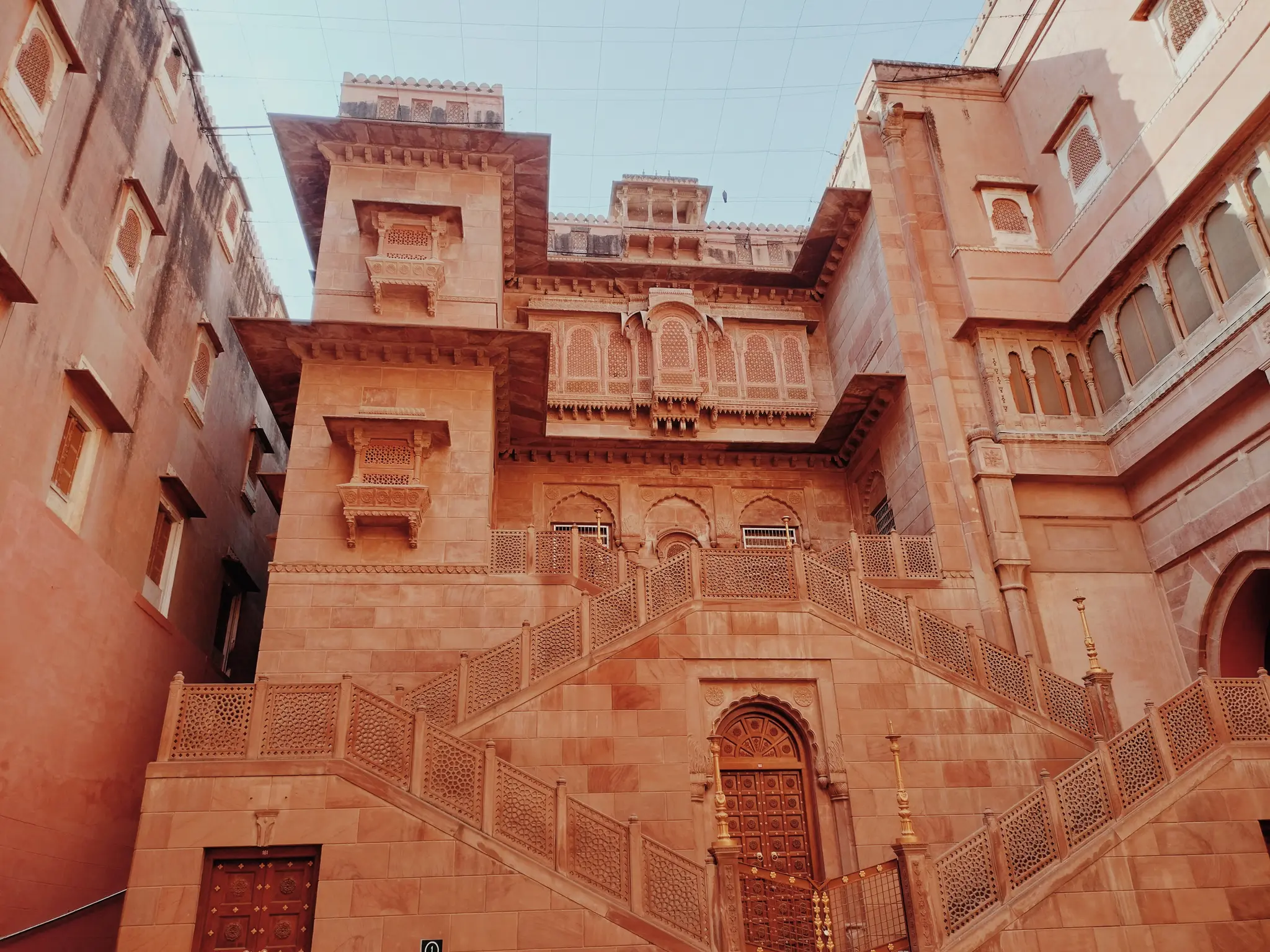 bikaner_fort_entrance_half