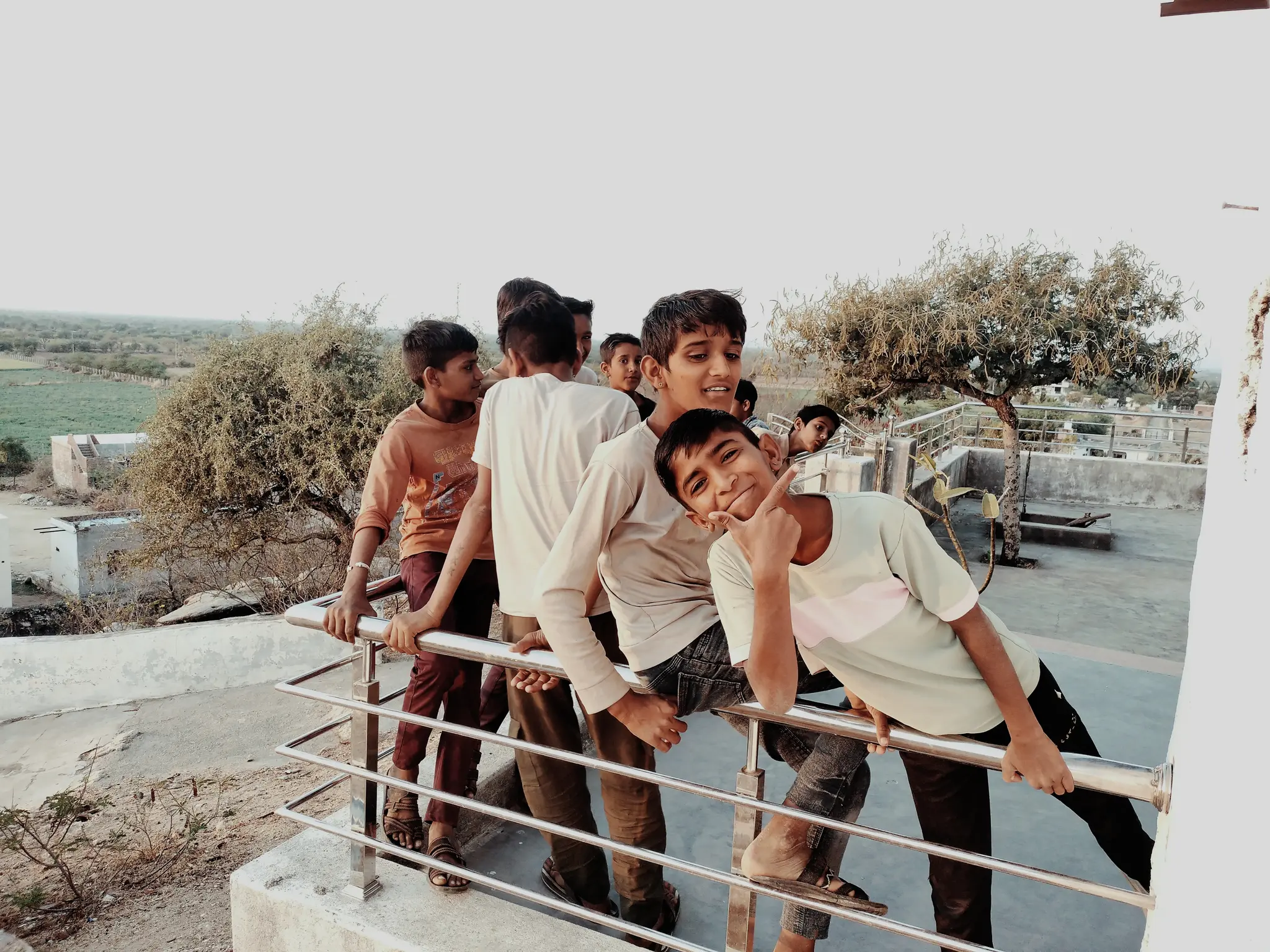 godwar_enfants_village_temple_half