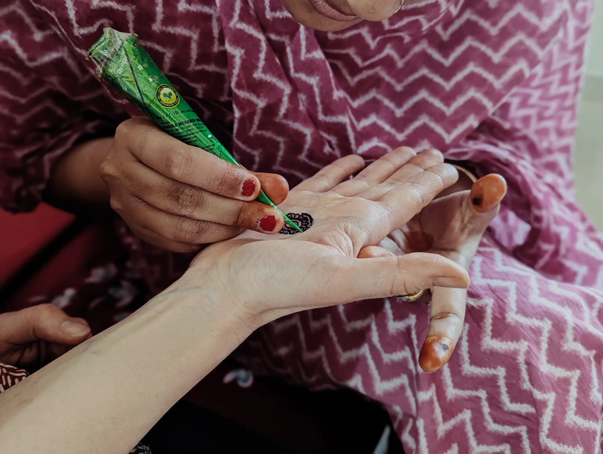 henné_rajasthan_famille_lokendra_half