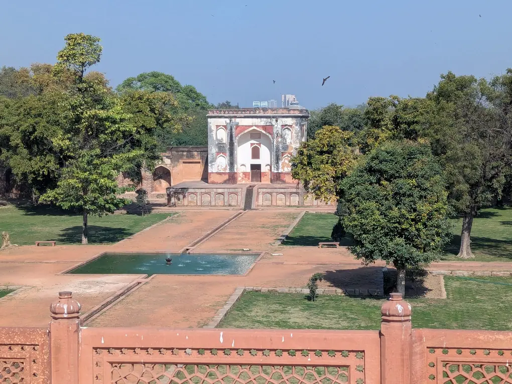 humayun_garden_dehli_half