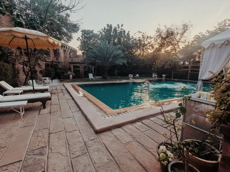 piscine_hotel_devibhawan_jodhpur_half