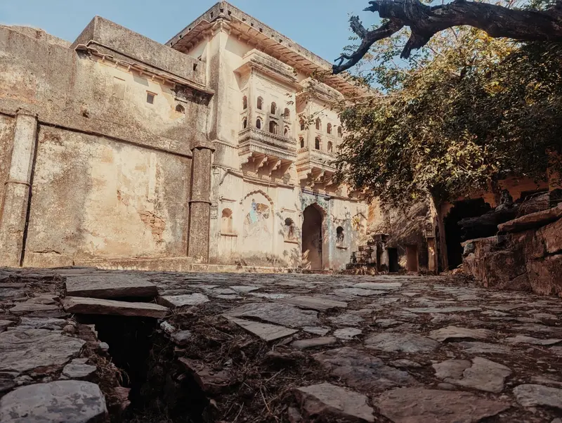 ranisa_tara_palace_bundi_half