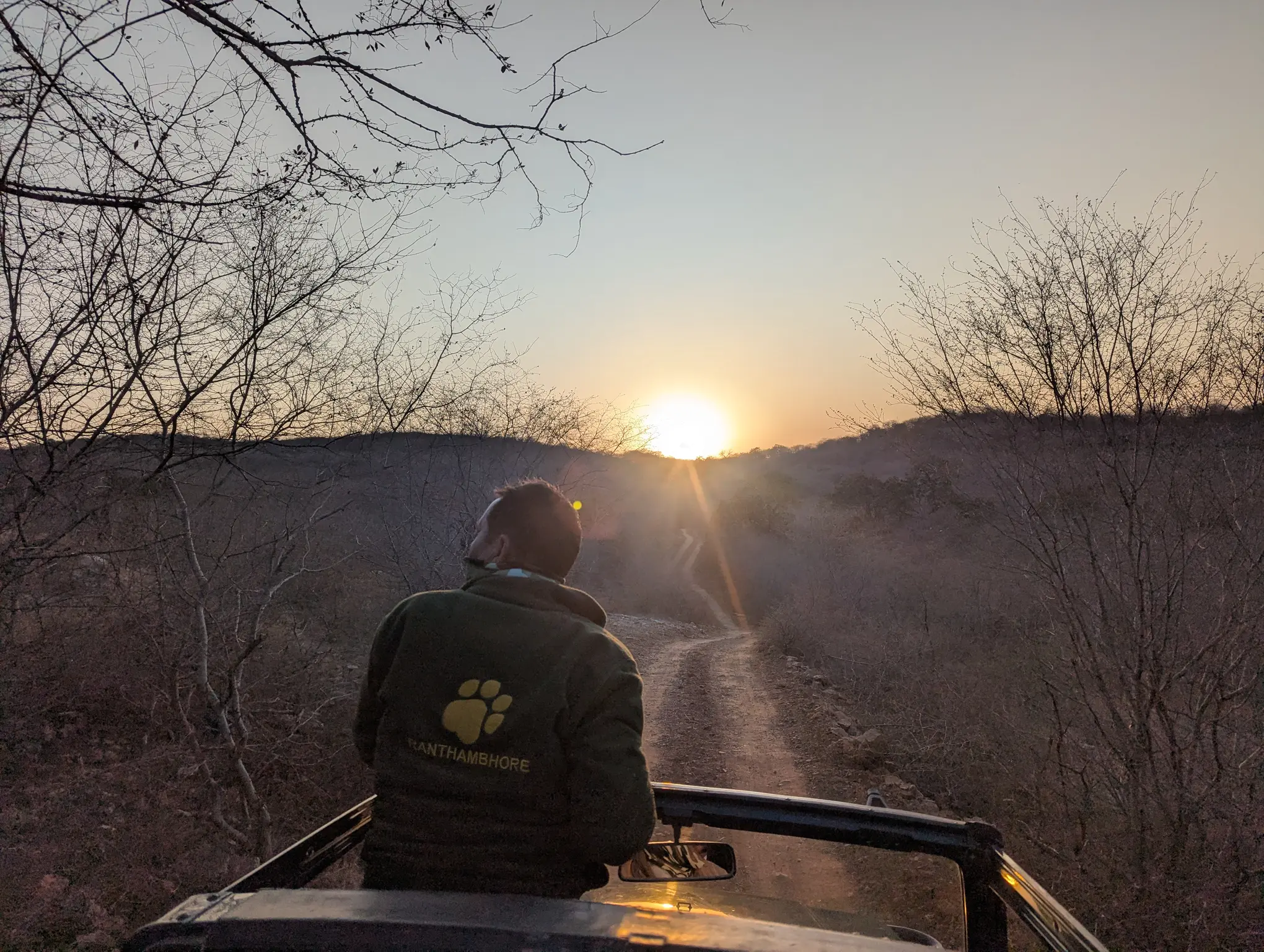 safari_ranthambore_guide_half