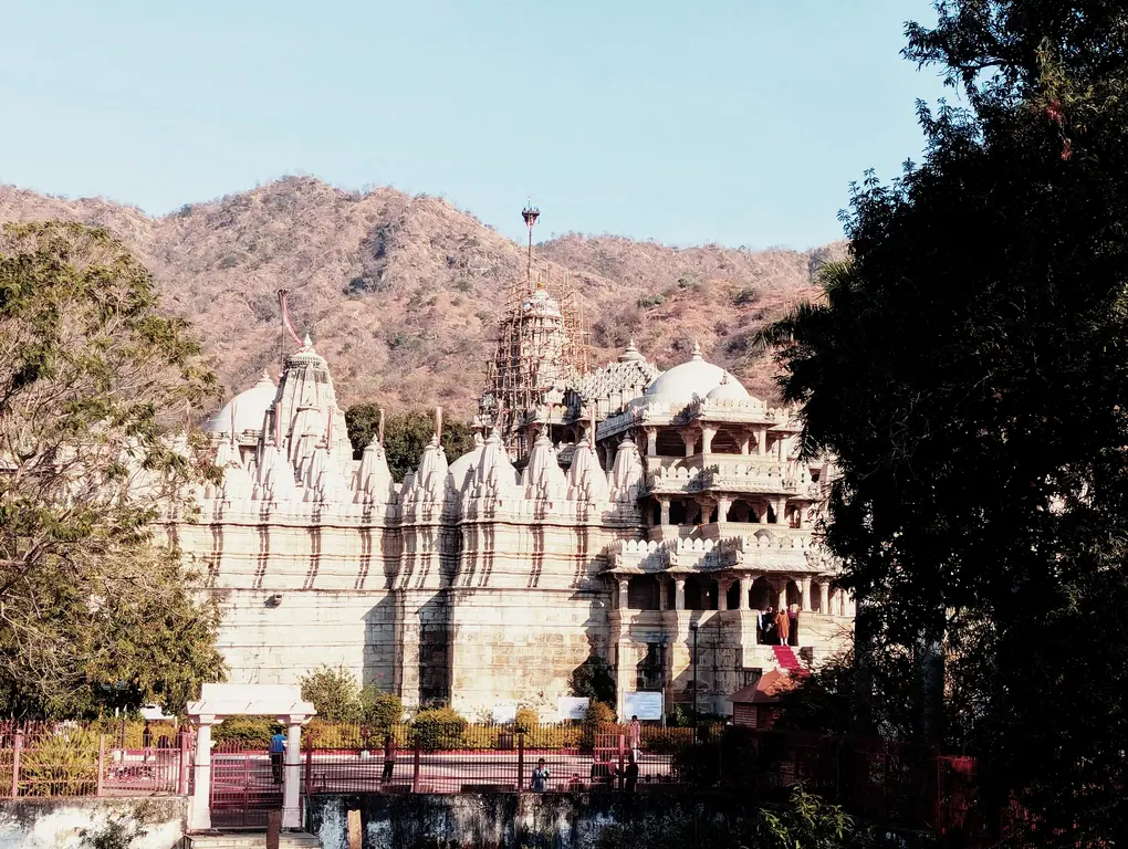 temple_jaïn_ranakpur_half