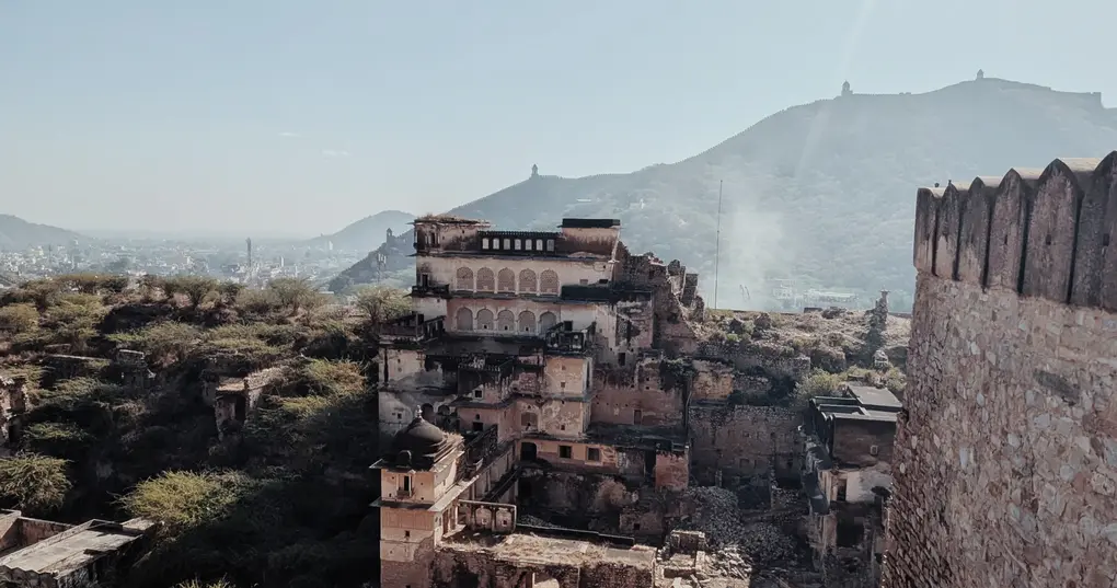 vue_remparts_amber_fort_half