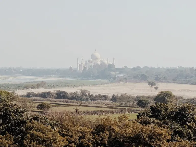 vue_taj_mahal_itmad_ul_daulah_half